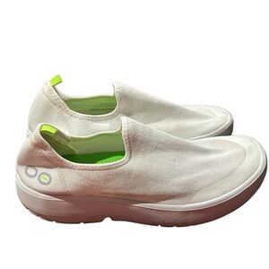 Oofos Women's Oomg Eezee Huali Low Shoe for Women White Size 7.5